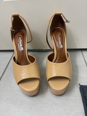 L'INTERVALLE Tan Platform Peep-Toe Sandals